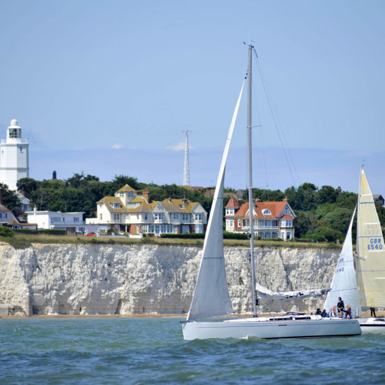 Zeilen voor de kust van Broadstairs